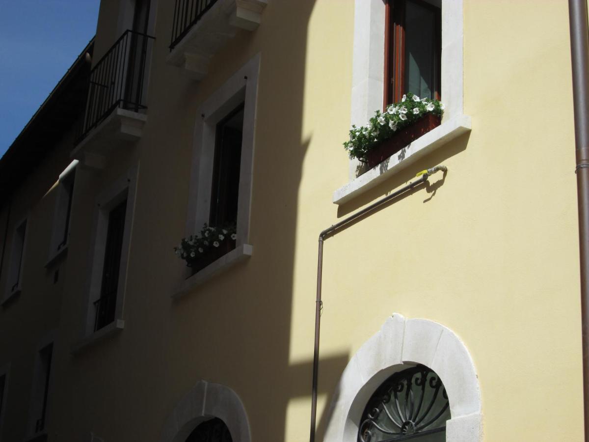 B&B Regina Margherita L'Aquila Bagian luar foto