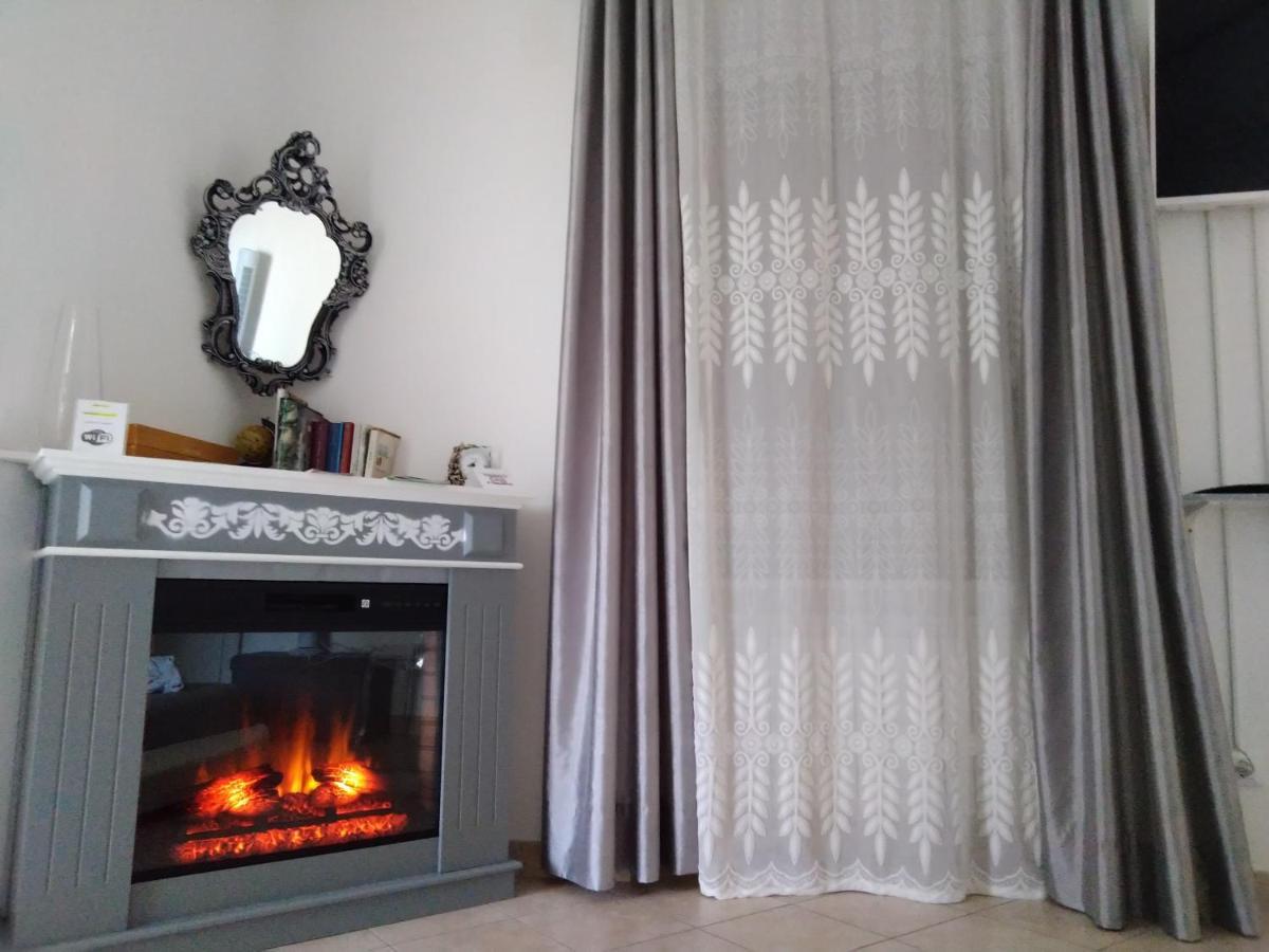 B&B Regina Margherita L'Aquila Bagian luar foto