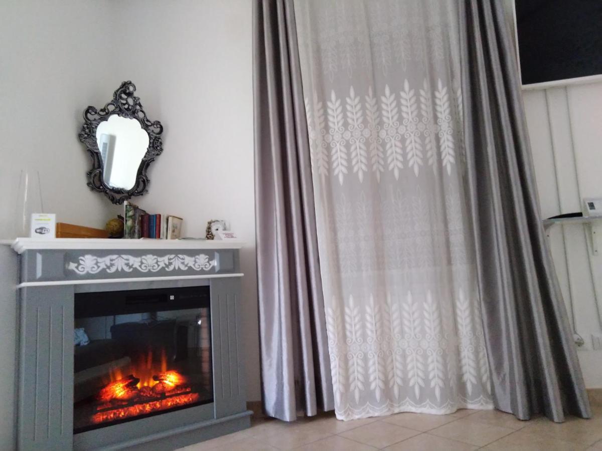B&B Regina Margherita L'Aquila Bagian luar foto