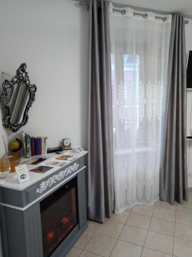 B&B Regina Margherita L'Aquila Bagian luar foto