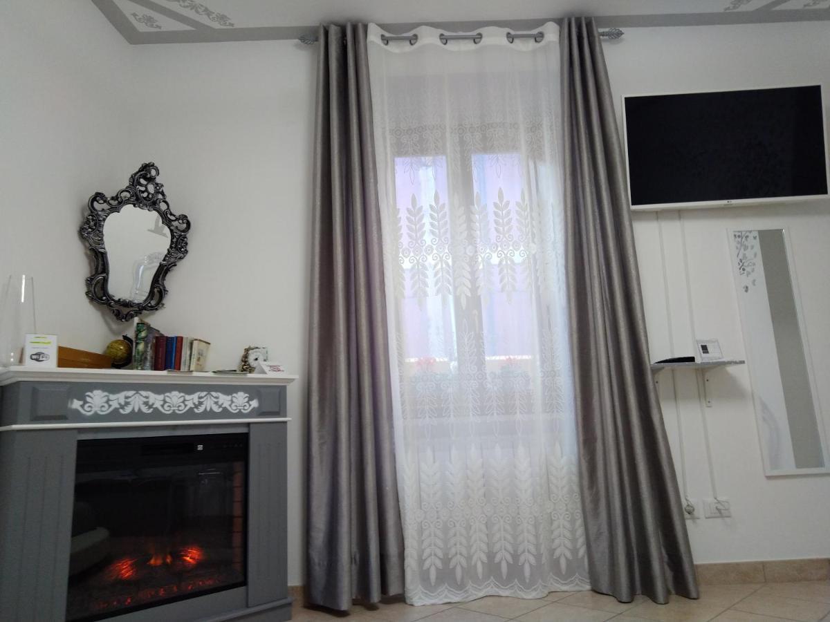 B&B Regina Margherita L'Aquila Bagian luar foto