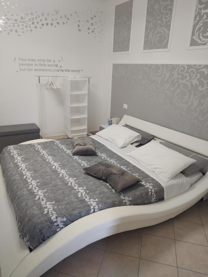B&B Regina Margherita L'Aquila Bagian luar foto