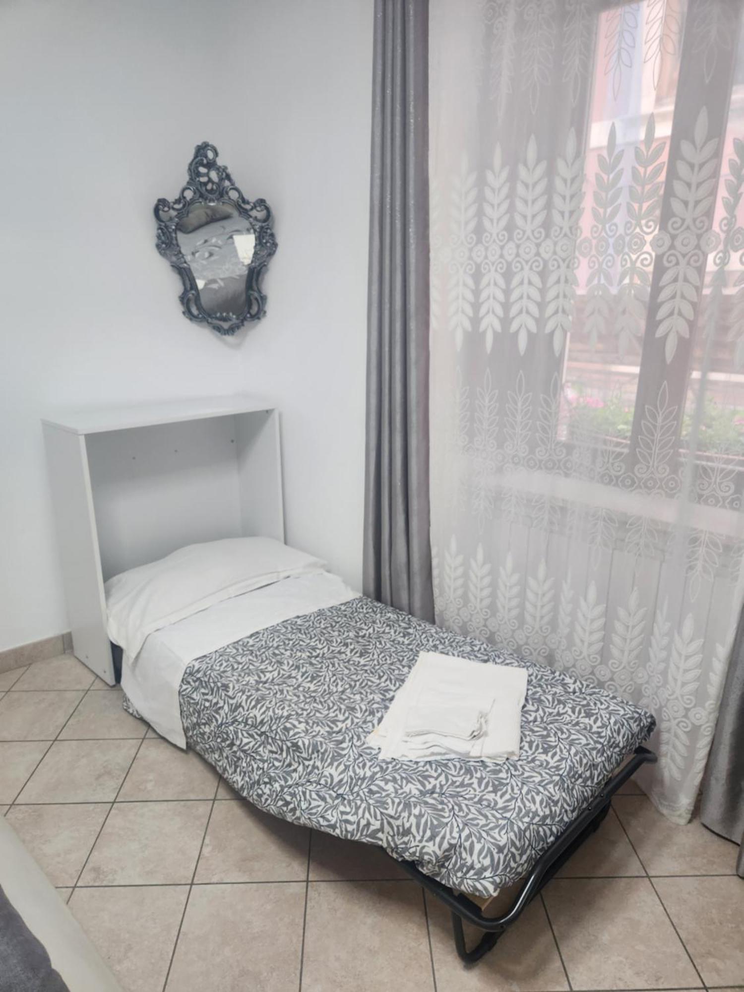 B&B Regina Margherita L'Aquila Bagian luar foto